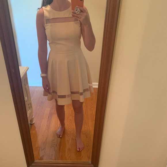 Pale peach/tannish dress. - Picture 4 of 4